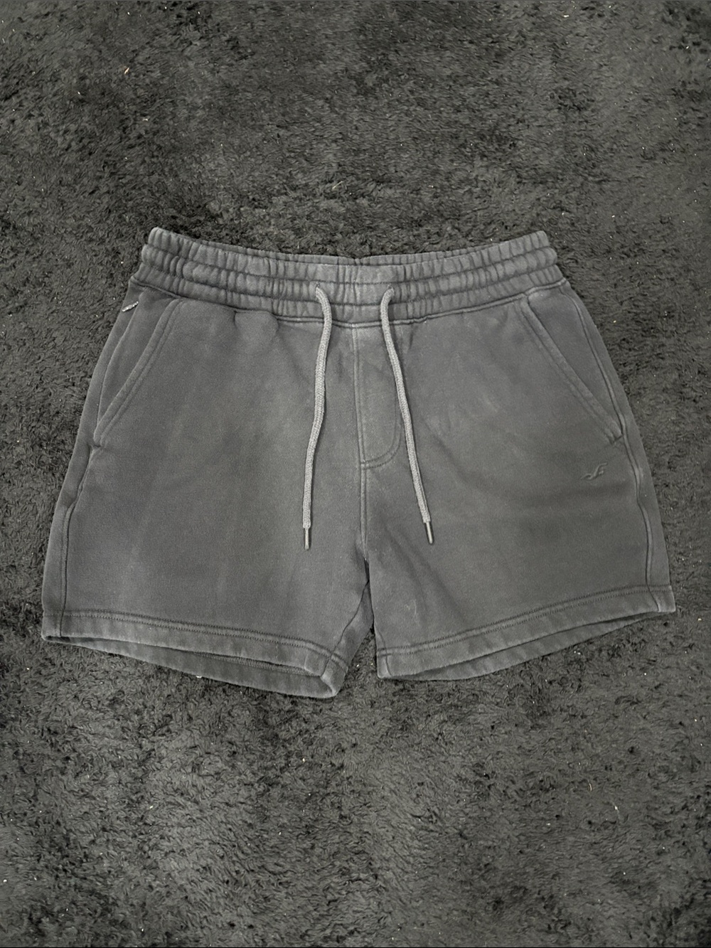 Hollister Men’s 5” Fleece Shorts-Black-Good condition - Picture 2 of 4